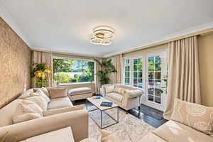 Sitting room- click for photo gallery